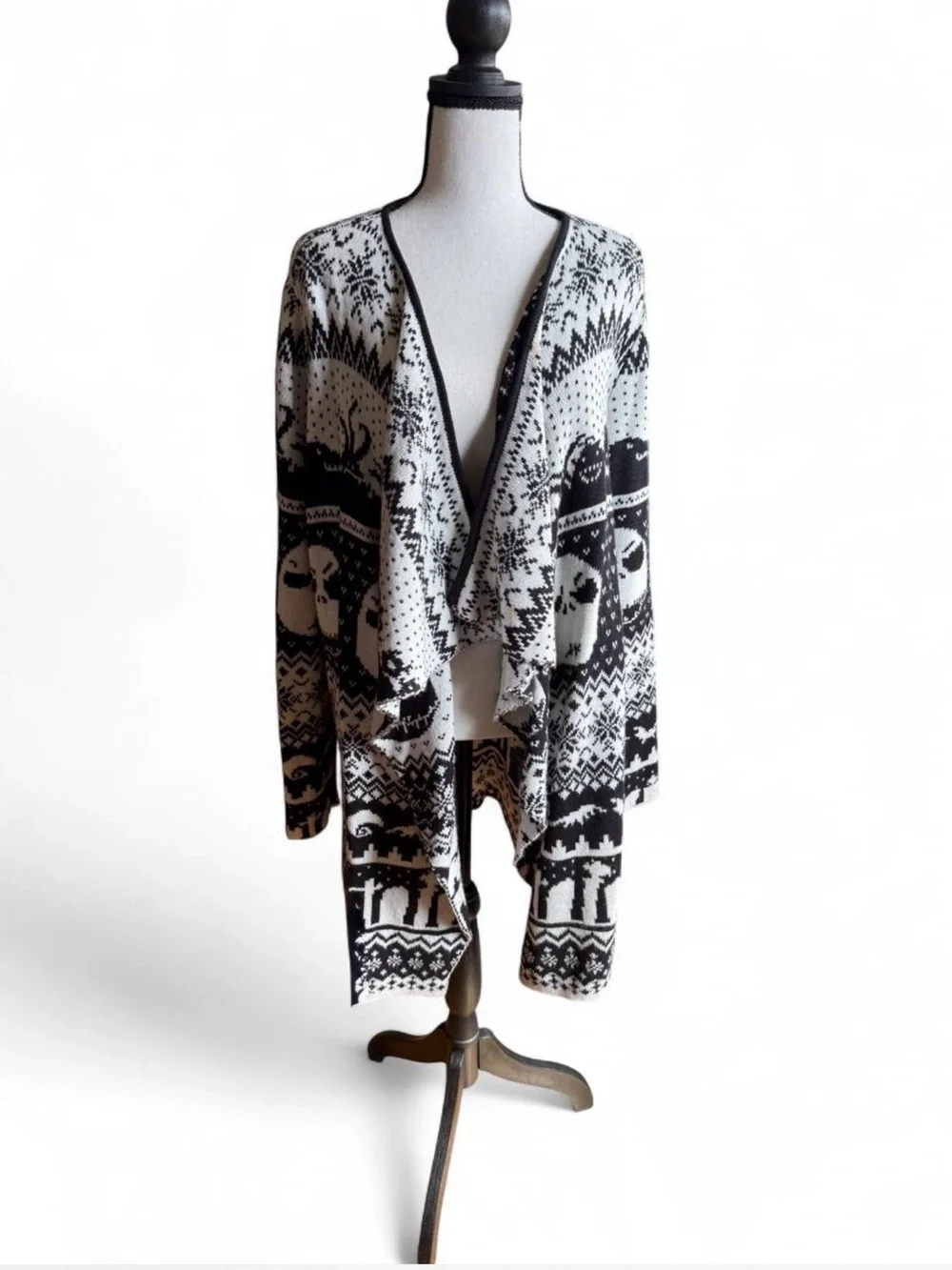 Disney Nightmare Before Christmas Cardigan XL Hot Topic Jack Skellington